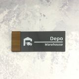 Dekokonsept Wooden Serisi Ofis Oda Kapı İsimliği Yönlendirme Tabelası 24 x 9 cm Parlak Antrasit Pleksiglass