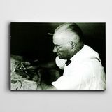 Dekolata Atatürk Gözlükle 25x35 cm Kanvas Tablo