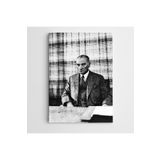 Dekolata Atatürk Koltukta Siyah Beyaz 100x140 cm Kanvas Tablo