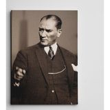 Dekolata Atatürk Takım Elbiseli 70x100 cm Kanvas Tablo