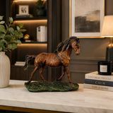 Dekoratif At Biblosu 23 Cm Reçine Modül At Heykeli Ahşap Renk Eskitme Salon Ofi Konsol ve Kitaplık Dekoru Heykel Masa Üstü Hediyelik Biblo Yaşam Tarzı Modern Dokunuş