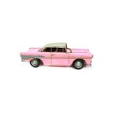 Dekoratif Metal Nostaljik Araba, Pembe, 18cm Genişlik, 9cm Yükseklik