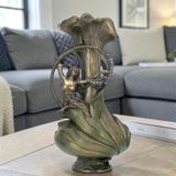 Dekoratif Sümbüllü Vazo Veronese Biblo – Şık Salon Dekoru Poliresin Vazo 21x21x38,5 cm