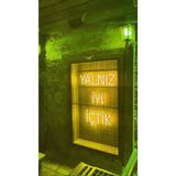 dekoraven Yalnız İyi İçtik Neon Led Tabela Sarı, iyirav