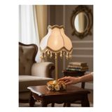 Dekovien Ekru Kadife Kaplı Çiçek Dekorlu Gold Şeritli Başlık Çiçekli Gold Metal Ayaklı Klasik Abajur 50x25cm
