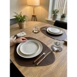 Derisunum Design 6 Parça 2 Kişilik Deri Sunum Seti – Modern Sofralar Için Amerikan Servis ve Bardak Altlığı Takımı - 50 x 35 - Acı Kahverengi
