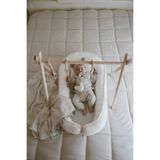 DERY BABY Teddy Babynest Bebek Yatagı + Ahşap Oyun Alanı Baby Gym + Sallanan Oyuncaklar Dahil