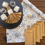 Desenİzmir Amerikan Servis Kar Tanesi Desen Takım 6 Supla, 6 Kumaş Peçete, 6 Peçete Halkası ve Runner Örtü Takım 3 - Renkli - 40 x 140 cm