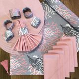 Desenizmir Amerikan Servis Pembe Mercan Desen Takım 6 Supla, 6 Kumaş Peçete, 6 Peçete Halkası ve Runner Örtü Kombin 4 - 40 x 140 cm - Renkli
