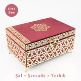 Desenli Kutu Ceyizlik, Sal + Seccade + Tesbih + Kuran Hediye Seti (Orta B. Kadife, Bordo, Elif-Vav)