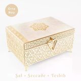 Desenli Kutu Ceyizlik, Sal + Seccade + Tesbih + Kuran Hediye Seti (Orta B. Kadife, Vizon, Elif-Vav)