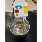 Dev Mikser Profesyonel Hamur Karma Makinası 5 kg Un 3 Lt Su 8 kg Kapasiteli - 8 lt