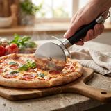 Die Grup Deconox Büyük Boy Siyah Hamur Pizza Kesme Ruleti, Paslanmaz Çelik Diskli Pizza Dilimleyici, Ergonomik Saplı Hamur Börek Pasta Lavaş Kesme Aparatı, Askı Delikli Mutfak Kesici