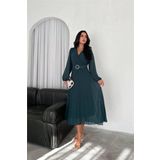 Dip Moda kadın zümrüt yeşil piliseli kemerli şifon elbise DPK3028