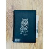 DMR Siyah Yapraklı Defter ve Beyaz Marker Kalem - ASLAN DESENLİ