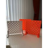 DU&ER 3 Adet Pano Seti Masaüstü Pegboard Standı – Delikli Pano Masa Organizer Stand Ayakları Ile Birlikte 2 Turuncu-1 Beyaz Pano