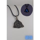 Dukkanka Neon Triquetra Kelt Üçgeni Karanlıkta Parlayan Fosforlu Ip Kolye