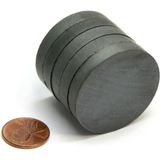 Dünya Magnet 50 Adet 25X3 Büyük Yuvarlak Ferrit Mıknatıs Kokulu Taş Nişan Süsleme Mıknatısı - Siyah