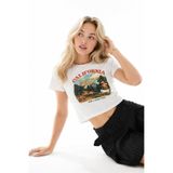 Eazy Co EAZY California Baskılı Kadın Beyaz Crop T-Shirt Bisiklet Yaka Kısa Kollu Pamuklu Crop Top