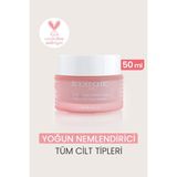 Eclat Chic Nemlendirici Işıltı Kremi – Hyaluronik, Niasinamid ve Arbutin İçerikli | 50 ml | Tüm Ciltler