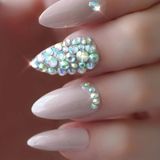 Eda Luxury Beauty Natürel Ten Rengi Takma Tırnak Lüks Parlak Kristal Taşlı Desenli Uzun Oval Stiletto Nail Art Kit
