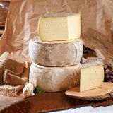 Edirne Peynircilik Trakya Eski Koyun Kaşarı - 1000 gr - 1 kg
