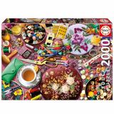 Educa - Yetişkinler için 2000 Parça Yapboz | Dikiş Masası Yapıştırıcı Yapboz İçerir. Ölçüler: 96 x 68 cm. 14 yaşından itibaren (20263)