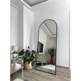 Effe Siyah Metal Çerçeveli 180 X 70 Cm Demonte Ayaklı Oval Boy Aynası