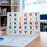 Eğitici Ahşap Montessori Renkli Alfabe Harfler Seti