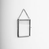 El Crea Designs 10x8cm Dikey Gümüş Kapaklı Cam Duvar Askılı Fotoğraf Çerçevesi Yapımı Dekoratif