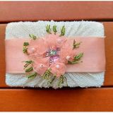 El Yapımı Dekoratif Sabun, Pembe Çiçek İşlemeli, 9x5x3 cm, Beyaz 1 Adet