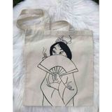 El Yapımı El Çizimi Mulan Temalı Illüstrasyon %100 Pamuk Ham Bez Çanta - Özel Tasarım Tote Bag - Beyaz