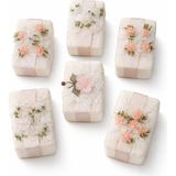 El Yapımı Işlemeli Süs Sabun, Çiçek Desenli Dekoratif Sabun, Beyaz ve Pembe, 9X5X3 Cm, 1 Adet - Standart