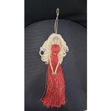 El Yapımı Kız Figürlü Asmalık Obje, Kırmızı Püsküllü, 32x12 cm, Düğün ve Nişan Hediyelik, Geleneksel Sanat Tasarımı