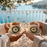 El Yapımı Seramik 2'li Çay & Kahve Fincanı Seti | Nazar Boncuğu Temalı | Yaldızlı | Harf Charm Hediyeli | Kişiye Özel Yazılı | 4 Parça - 001 - Beyaz