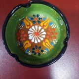 El Yapımı Seramik Küllük, Yeşil Renkli Desenli, 8 cm Çap, 3 cm Yükseklik, 1 Adet