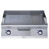 Electrolux Professional Endüstriyel Elektrikli Izgara, 2/3 Düz Ve 1/3 Nervürlü, Fırçalanmış Krom Kaplamalı Çelik Pişirme Yüzeyi, 800 Mm, Eğimli, Termostatik Kontrol, Kazıyıcı Dahil E7IIMDAOMEA