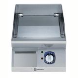 Electrolux Professional Endüstriyel Elektrikli Set Üstü Izgara, Düz Krom Pleytli, Eğimli Tablalı, Termostatik Kontrol, Demonte Sırtlık Ve Spatula, Derinlik 730 Mm - 400 Mm E7FTEDCSI0