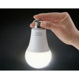 Elektrik Kesilince De Çalışan 9 Watt LED Ampul, Şarjlı LED Ampul Kendini Şarj Eden E27 Duy LED Ampul - Beyaz - 1 - 10 W