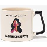 Eleştiriye Açık Bir Insanım Eğlenceli Hediyelik Beyaz Baskılı Siyah Kulplu Modern Seramik Kupa
