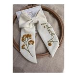 Eli baby handmade Krem Rengi Mimoza Işlemeli Fiyonk Toka