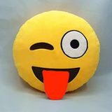 EMOJI YASTIK ( DIL CIKARAN SMILE)