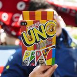 Emrah Gültekin Taraftar Uno Oyun Kağıtları Kalın Deste 7+ Yaş Aile ve Arkadaşlar Için Eğlenceli Kart Oyunu - galatasaray temalı