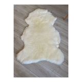 Enba İç ve Dış Ticaret Hakiki %100 Koyun Derisi Post Halı 110×80 cm – Doğal Yün & Dekoratif Alan Halısı