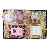 Endorfia Hediyelik-Pembe Düşler Gül Kokulu Mum - Kalpli Premium Filtre Kahve 100 gr - Seramik Kupa - Yumuşak Şeker 180 gr - Hediye Kartı - Beyaz