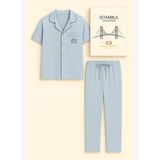 Erkek Boğaz Köprüsü Desenli Kutulu Pijama Takımı Mavi