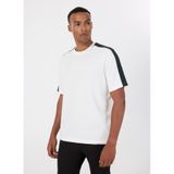 Erkek Normal Kalıp Yuvarlak Yaka Omuzlardan Uzanan Logo Bantlı Kısa Kollu Beyaz T-Shirt XM000322 AF10361-U0009