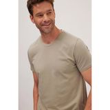 Erkek Slim Fit Dar Kesim Pamuklu Yumuşak Doku Likralı Esnek Kumaş Haki Bisiklet Yaka Tişört