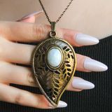 Esha Store Aytaşı Doğal Taşlı Yaprak Desen Kadın Doğal Taş Otantik Uzun Kolye