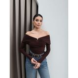 Esra Helvacı Yaka Broşlu Açık Omuz Bluz - Kahverengi
